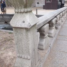 徳寿宮にあるのは、「禁川橋」。