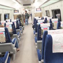 直通列車の車内