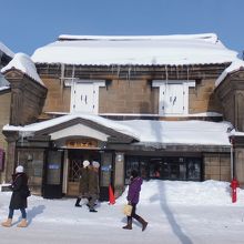 レトロな蔵造りの外観