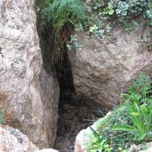 カリプソの洞窟は上から覗くだけです。