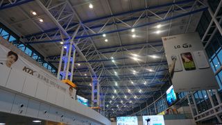 広くてきれいな駅です