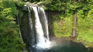 日本の滝百選の一つ