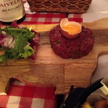 こちらの肉料理もとても美味しい！