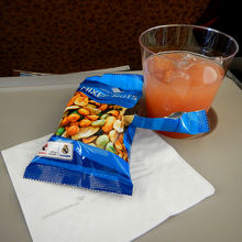 おやつです。お酒のつまみですが美味しかったです。