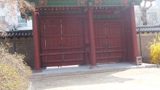 思悼世子の亡骸を運び出したのが、この門