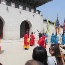 王宮守門交代の儀式。