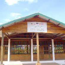 ヨーロッパの民間人の善意による校舎