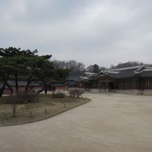 ゆったりとした配置