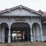 浜寺公園駅のレトロな駅舎