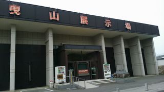 唐津くんちの14の曳山が常設展示されています