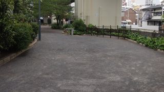 人気のない公園でした