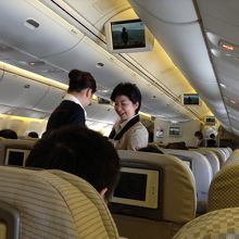 アテンダントさん達大忙しですね〜