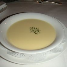 コーンポタージュ。なめらかですが大甘。