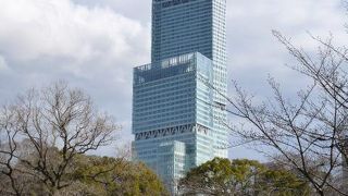 「あべのハルカス」との対比が新鮮です