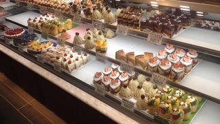 お惣菜豊富。駅中で便利。