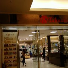 横浜駅からアクセスすぐです。