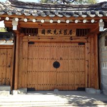 風情のある門構え