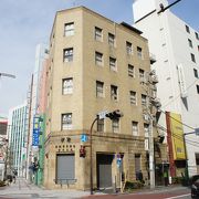 昭和10年築というレトロな5階建てビル