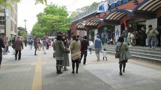 イベント開催の日は混雑