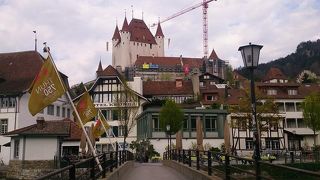 スイスの城を訪ねて?　トゥーン城【スイス情報.com】