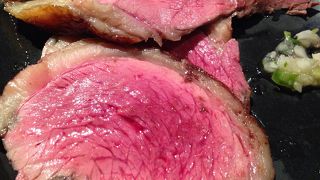 平日ランチでも予約が無難の人気店。