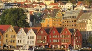 対岸からの眺めもお忘れずに。