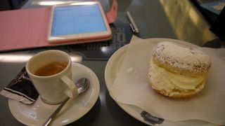 元牛乳屋さんのカフェ