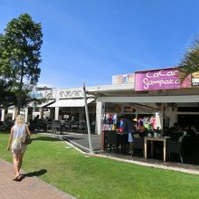 同じショッピングセンターの店
