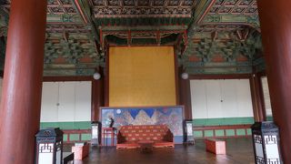 王が政務をしていた部屋