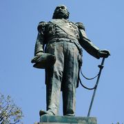 函館戦争で有名な榎本武揚は、向島ゆかりの人物