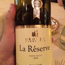 これがインドワイン。まだまだ頑張ってほしいですね。