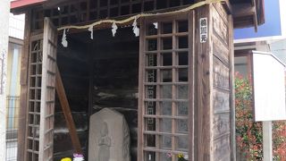 千川通りの交差点「立野橋」にあります