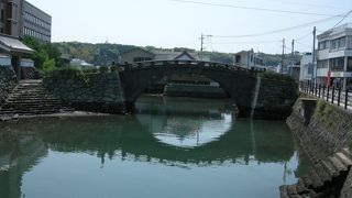 お城へ渡る石橋