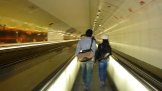 TGVへの乗り換えはこの駅から10分は見ておいた方がいい