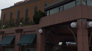 女性ばかりです。