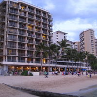 ホテルの前のビーチから♪