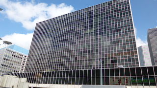 北新地駅直結です