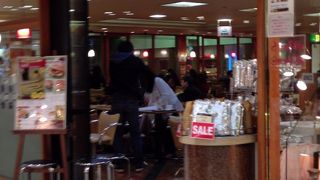 タバコ臭充満…