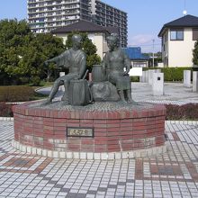 政夫と民子の像