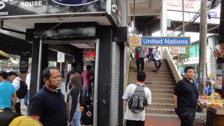 リサール公園近いですね。