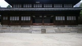 西洋と伝統がミックスした宮殿