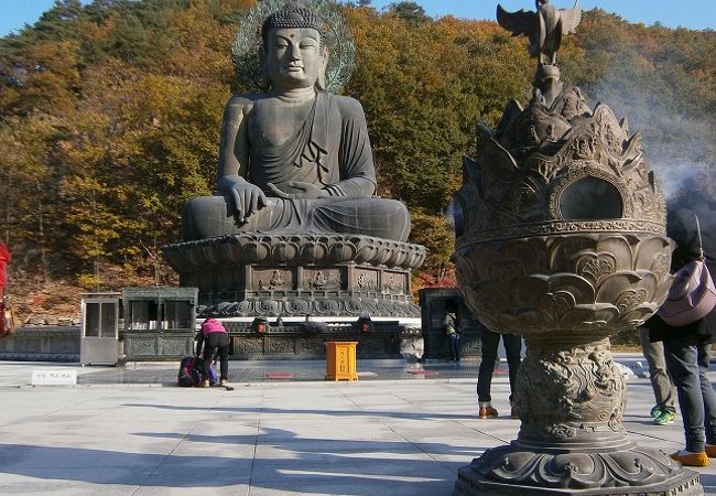 巨大大仏があります