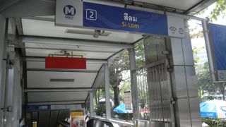 エスカレータが長い