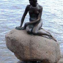人魚姫の像