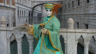 いつも人でいっぱい