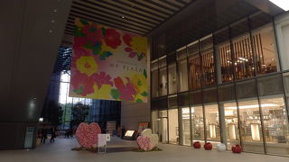 明治生命館の周り