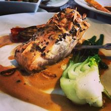 グリルドサーモン一押し