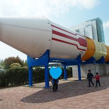 近くで見ると大きい