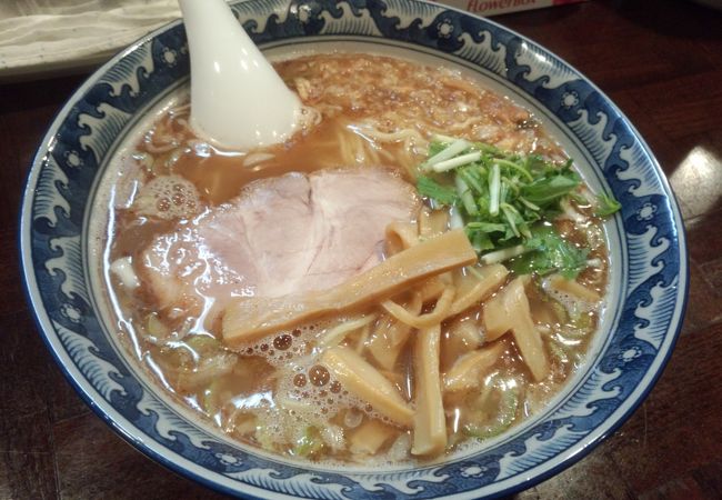 醤油ラーメン、美味しかったです