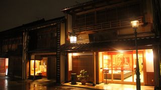 夜のライトアップも美しい